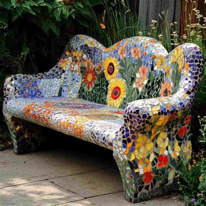 How do you make a mosaic garden bench?