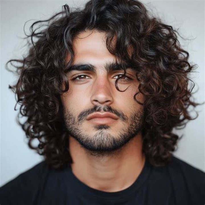 How do you make your hair look wet with gel?