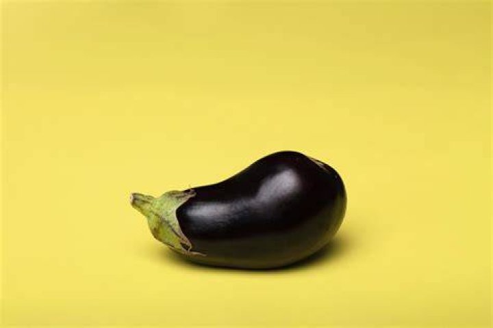 How do you mix the color eggplant?