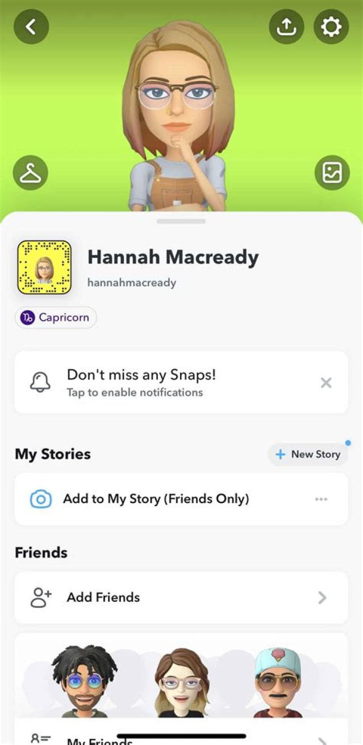 How do you see someones pictures on Snapchat?