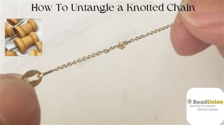 How do you Unkink a chain?