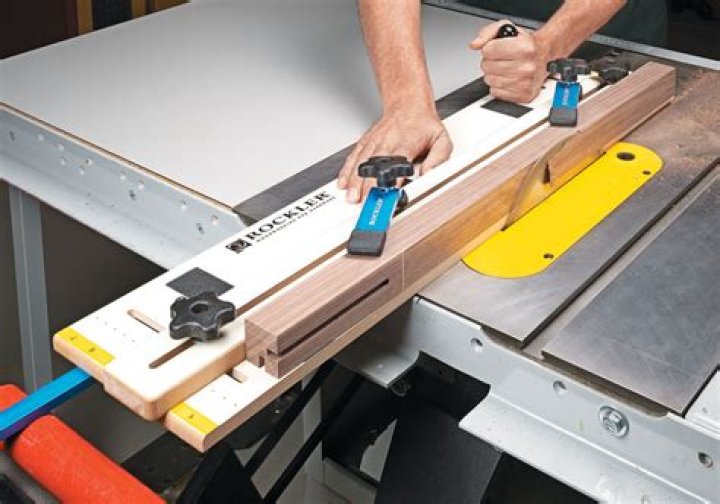 How do you use a tapering jig on a table saw?