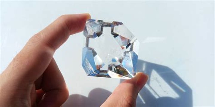 How do you use alum crystals?