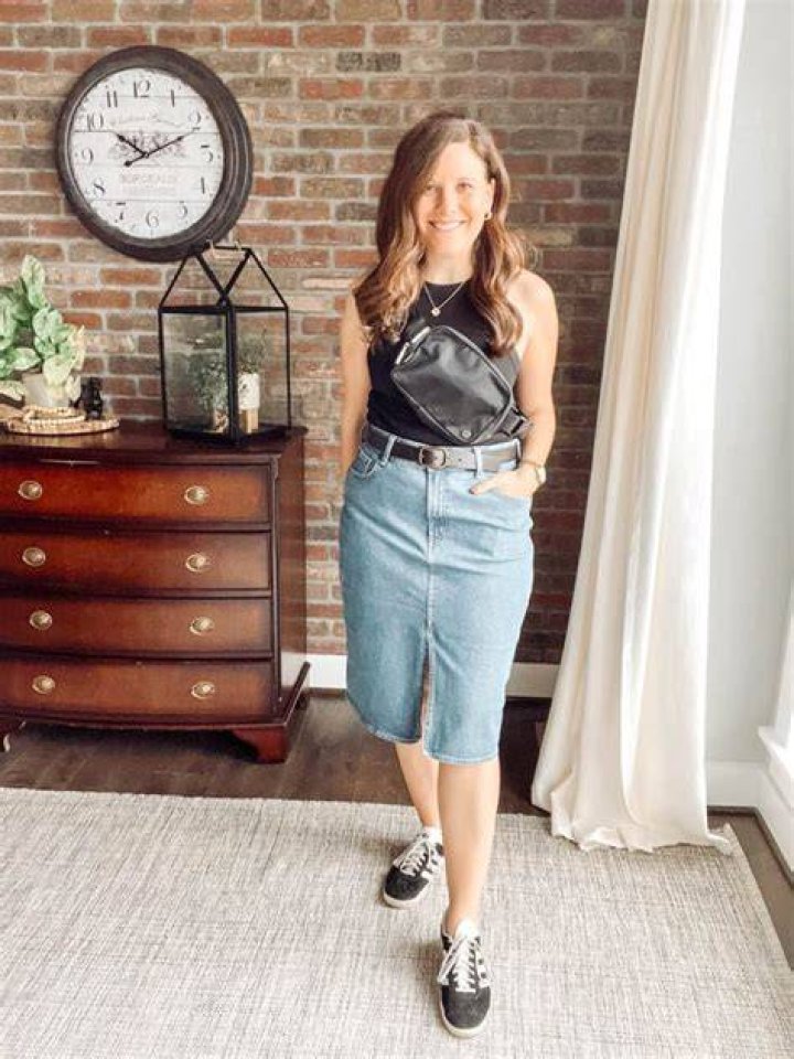 How do you wear a denim skirt?