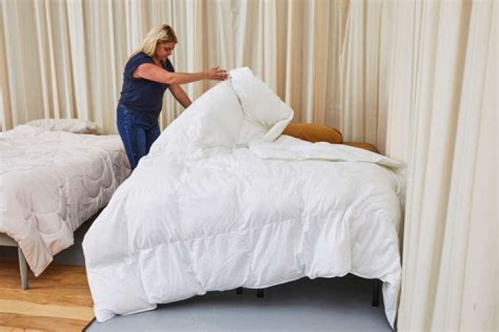 How does a down comforter work?