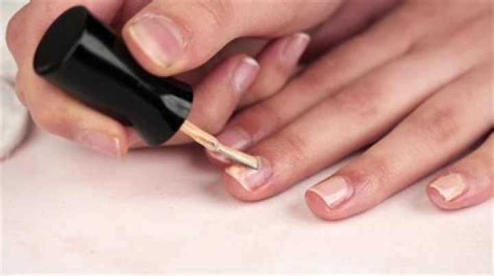 How does buffing make nails shiny?