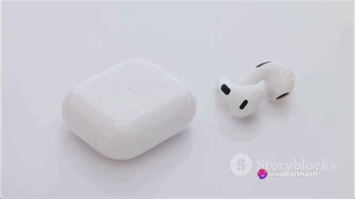 How does i7s TWS AirPods work?