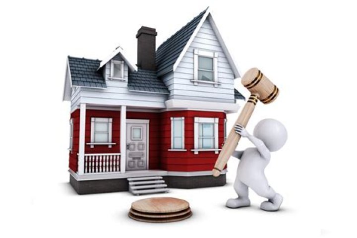 How does property auction work in Malaysia?
