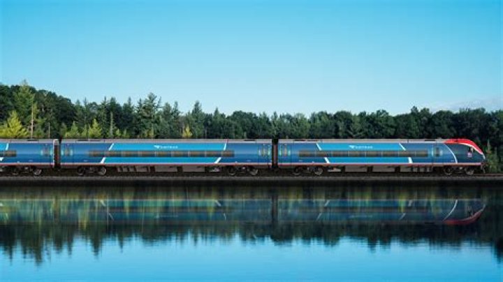 How early should I arrive for Amtrak train?