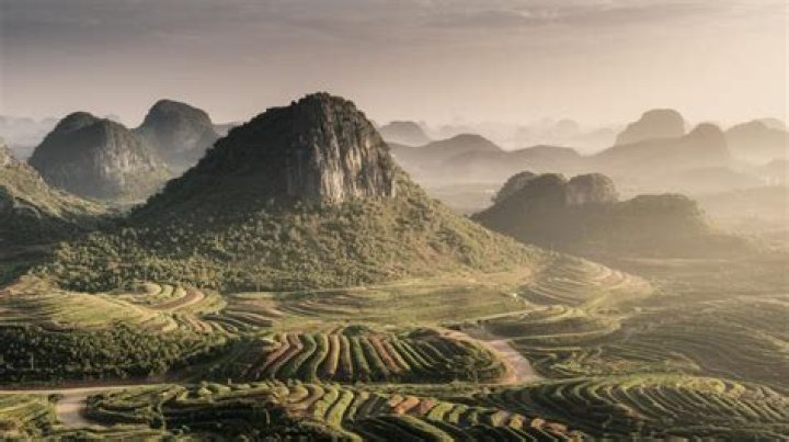 How hot is Vietnam in July?