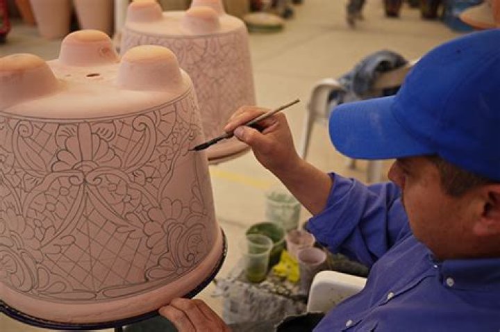 How is Talavera pottery made?
