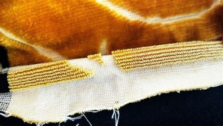 How is velvet cloth made?
