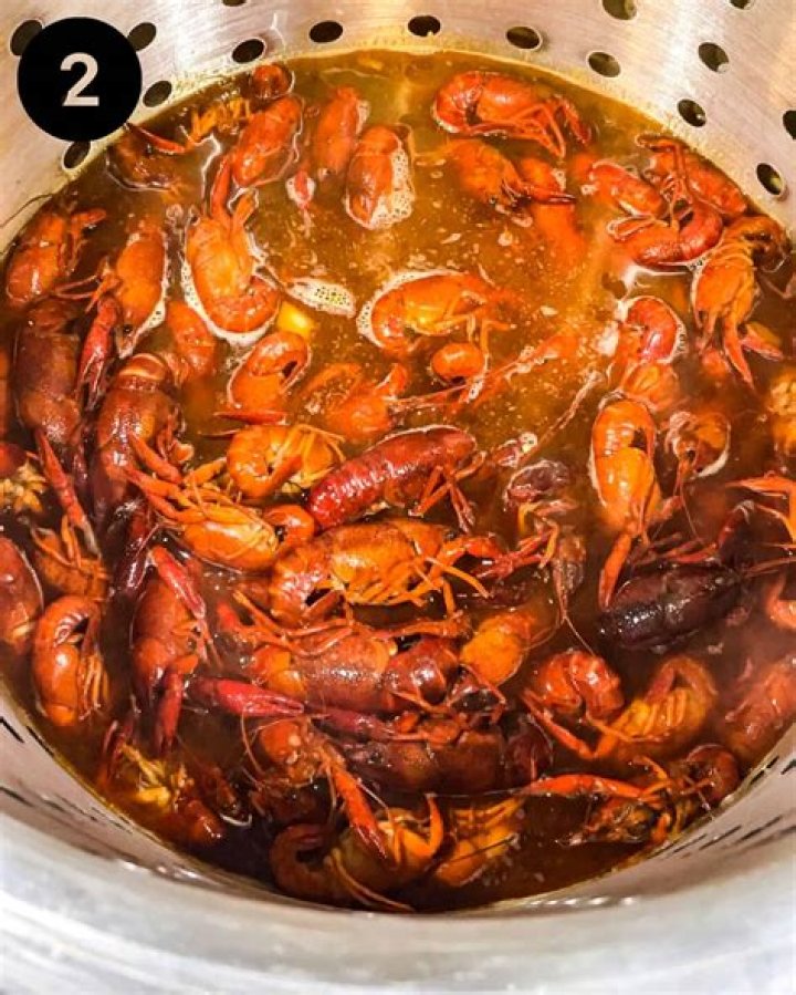 How long do you let crawfish soak?