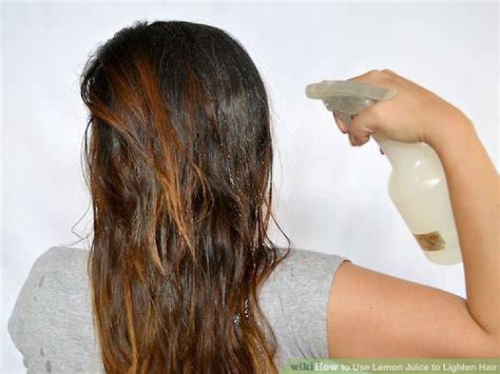 How long does it take to lighten hair with lemon juice?