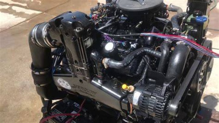 How long will a Mercruiser engine last?