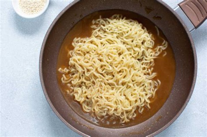 How many calories are in top ramen without seasoning?