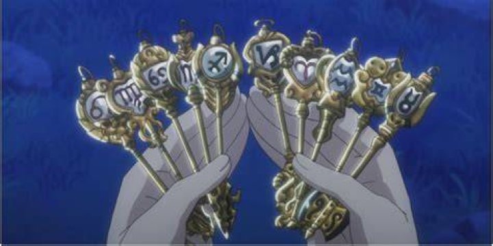 How many gate keys does Lucy have?