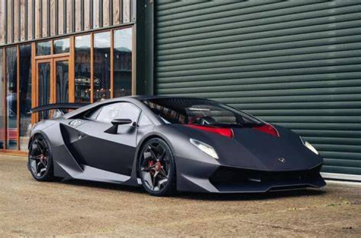 How many Lamborghinis are in Pakistan?