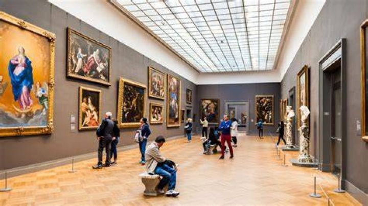 How many objects are in the Metropolitan Museum of Art?