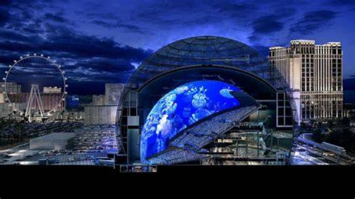 How many people does the Indigo o2 hold?
