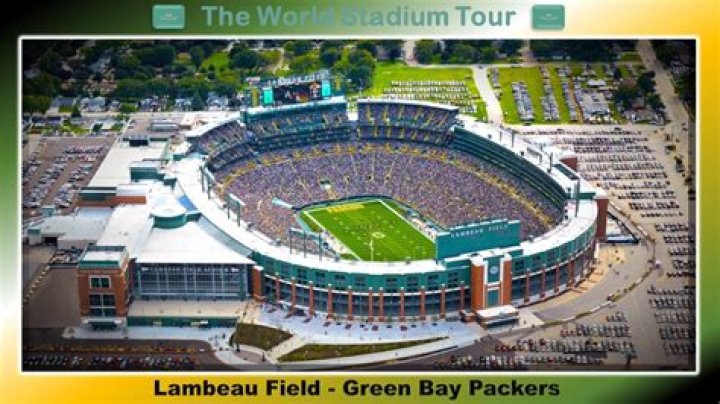 How many rows are in the bottom level at Lambeau Field?
