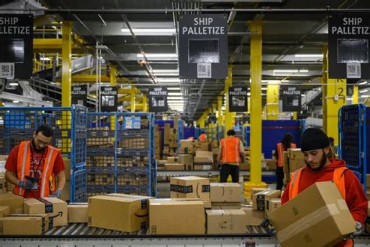 How many square feet is Amazon warehouse space?