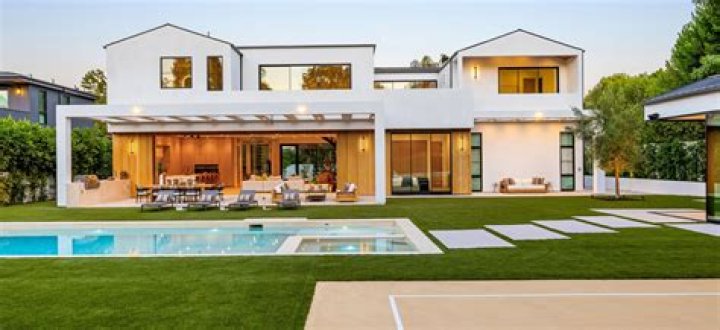 How many types of villa are there?