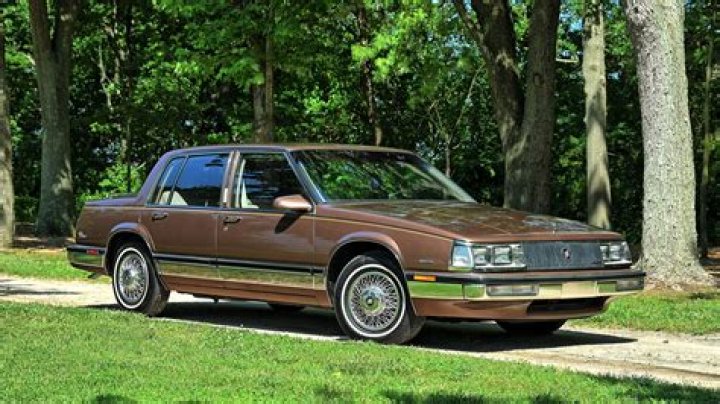 How much does a 1990 Buick Century weigh?