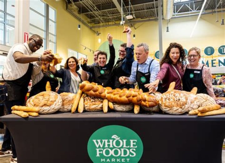 How much does a manager at Whole Foods make?