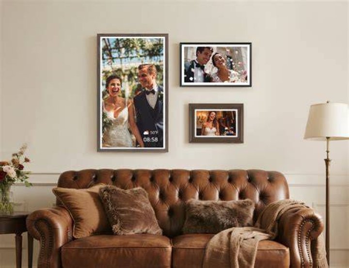 How much does a picture frame weigh?