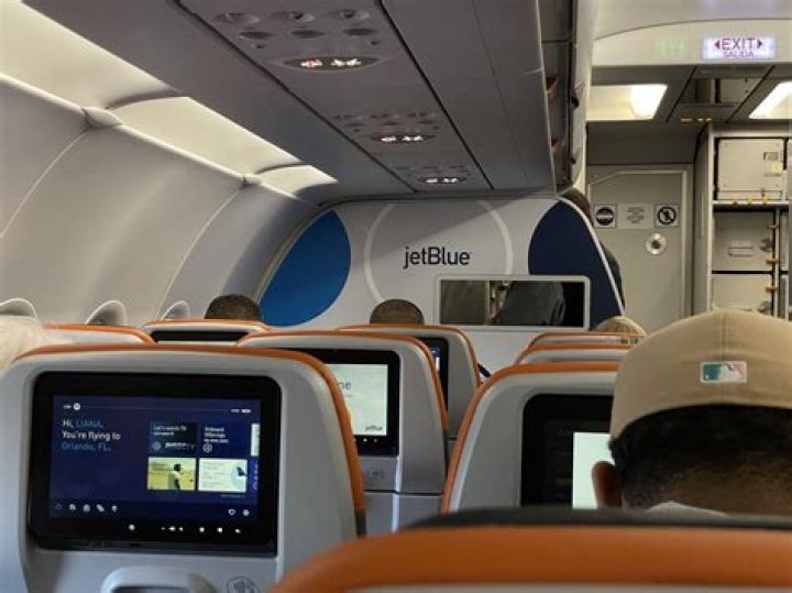 How much does it cost to change a flight on JetBlue?