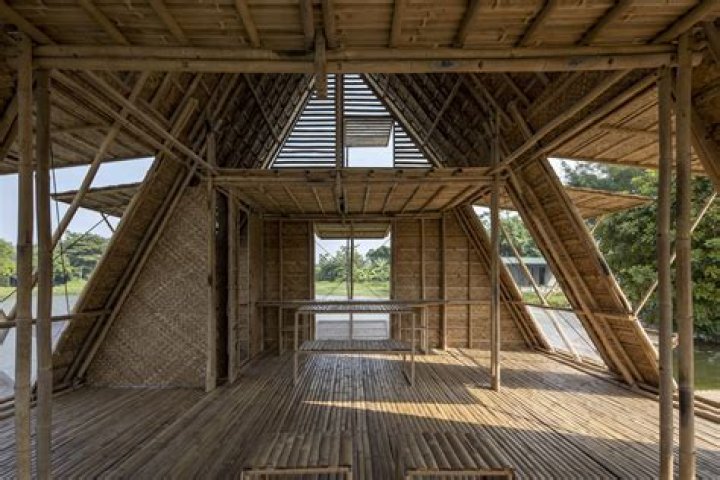 How much is a bamboo house in the Philippines?