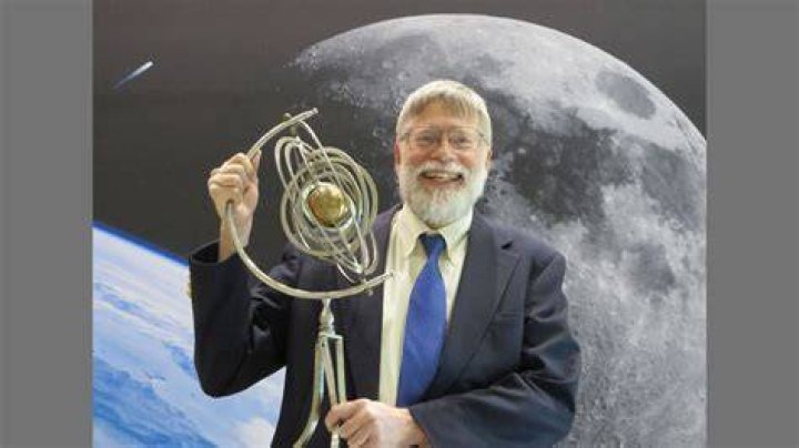 How much money does a planetary scientist make?