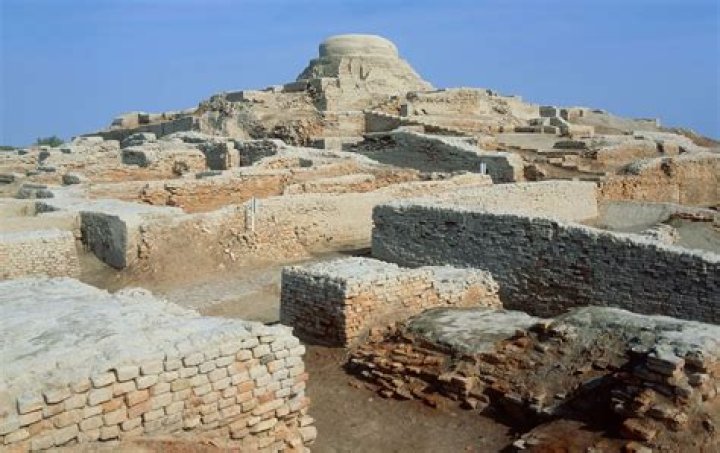 How old is Mohenjo daro and Harappa?