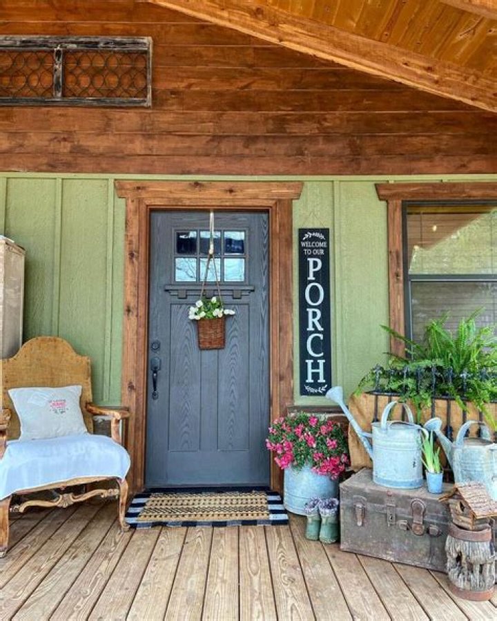 How should I dress my front porch?