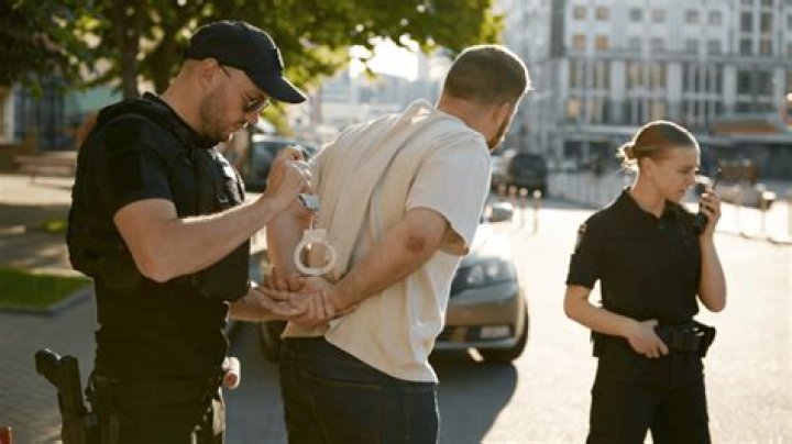 Is a citizen's arrest legal in UK?
