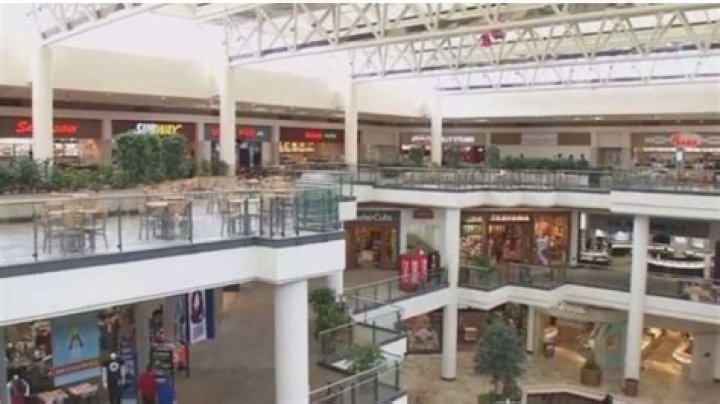Is Charleston Town Center closing?