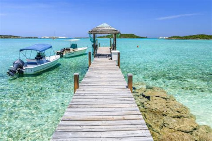 Is it safe to walk around Nassau Bahamas?