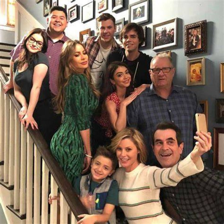 Is Modern Family filmed in front of a live audience?