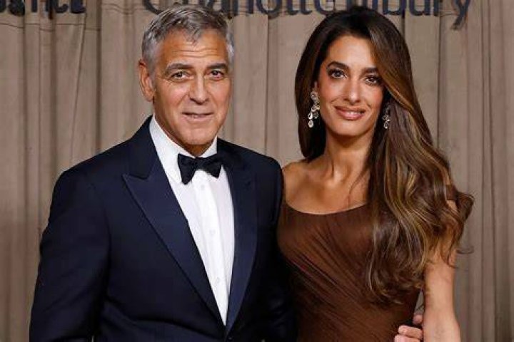Is Nick Clooney related to George Clooney?