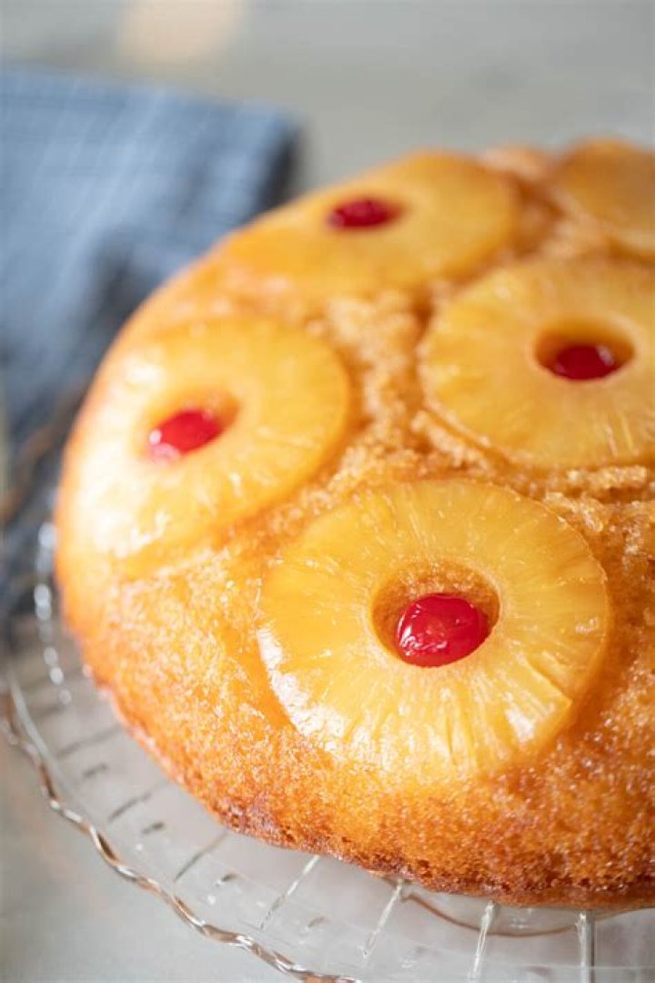 Should pineapple upside down cake refrigerate?