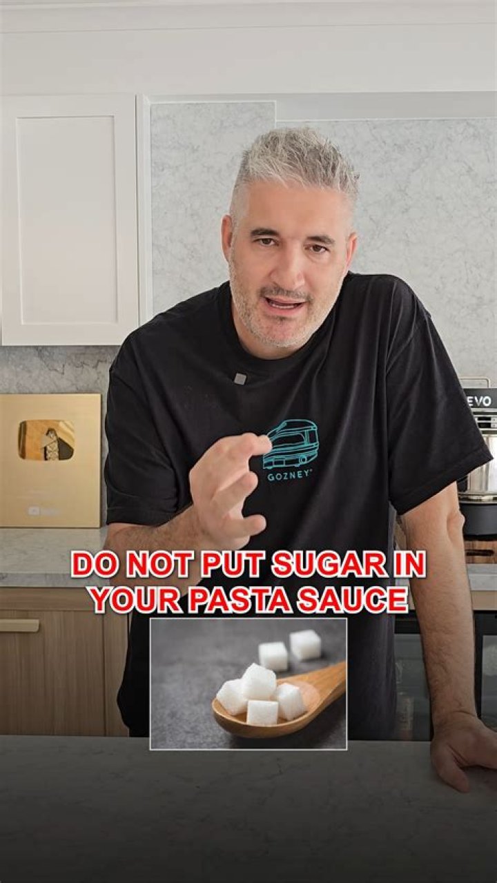 Should you put sugar in tomato sauce?