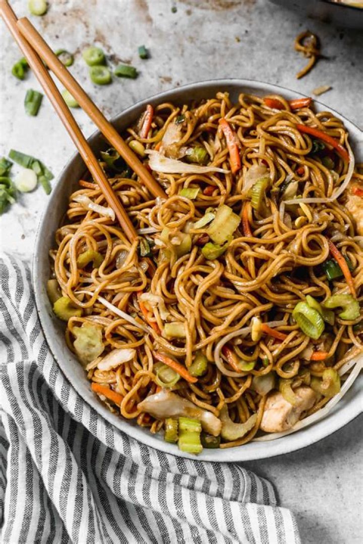 What are crispy chow mein noodles made of?