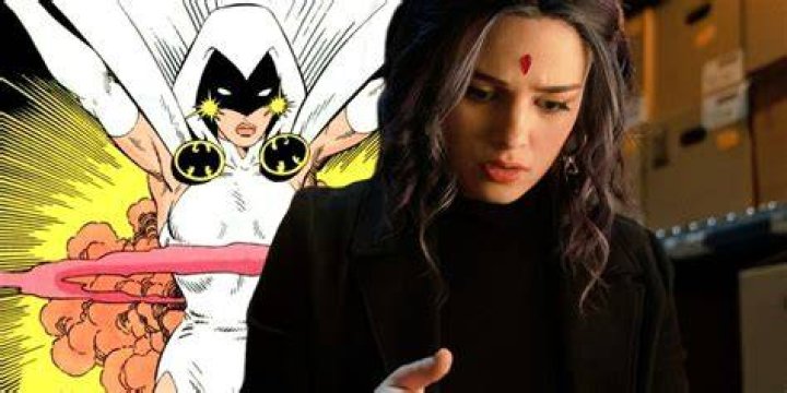 What are female Titans powers?