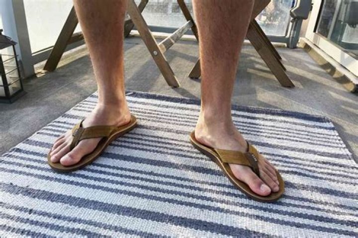 What are the best mens flip flops?