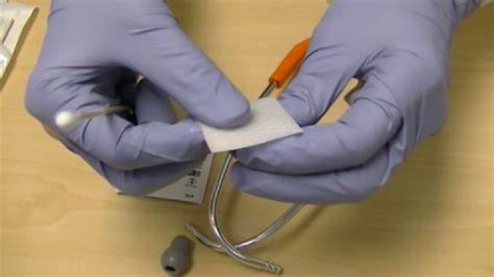 What can I use to clean stethoscope?
