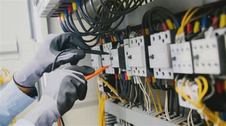 What do you learn in electrical engineering?