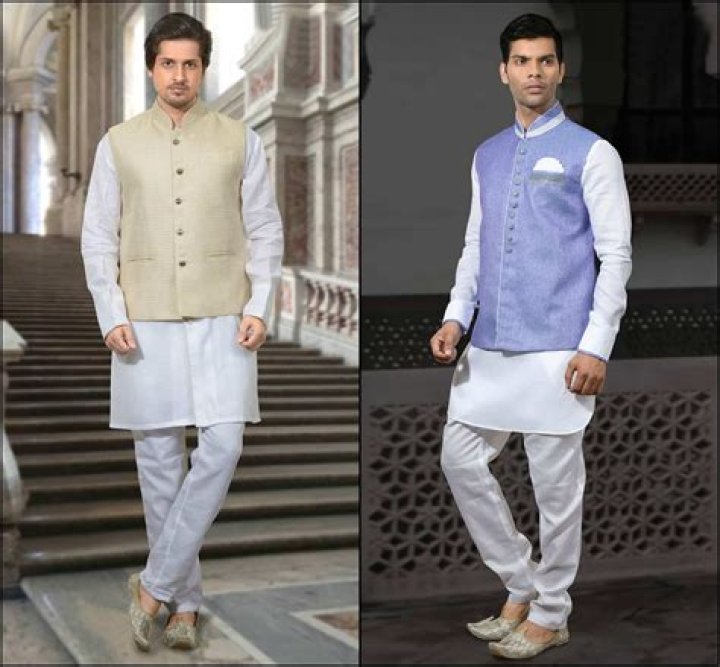 What do you wear with kurta pajamas?