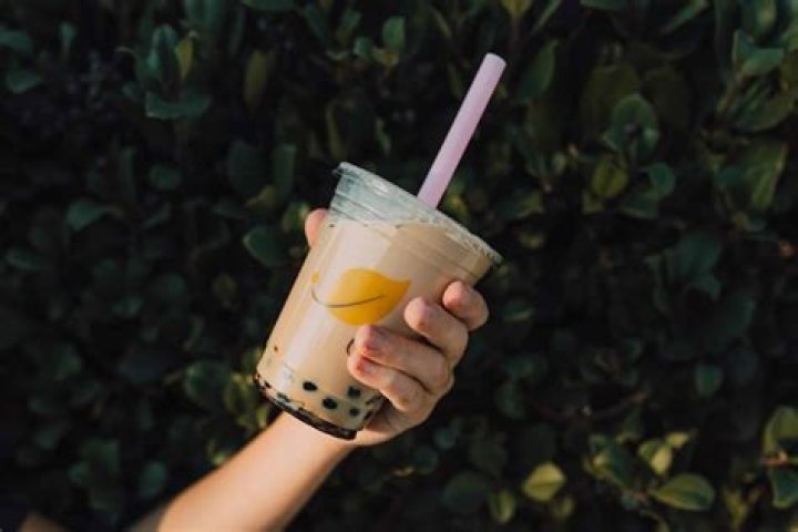 What does Oolong milk tea taste like?