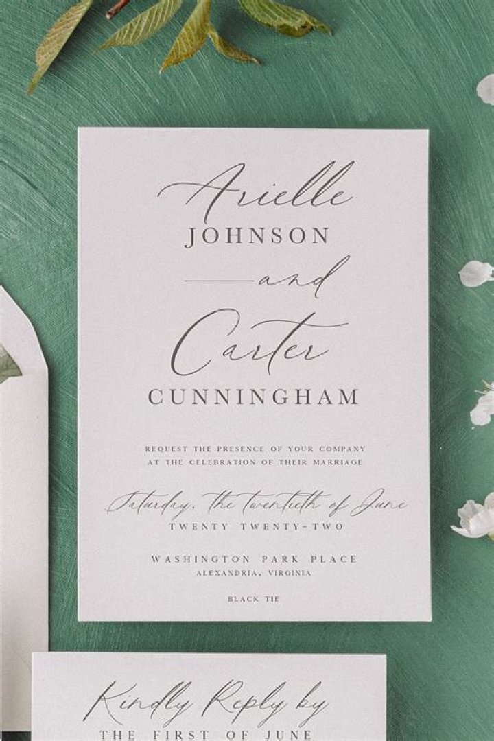What font is normally used for wedding invitations?